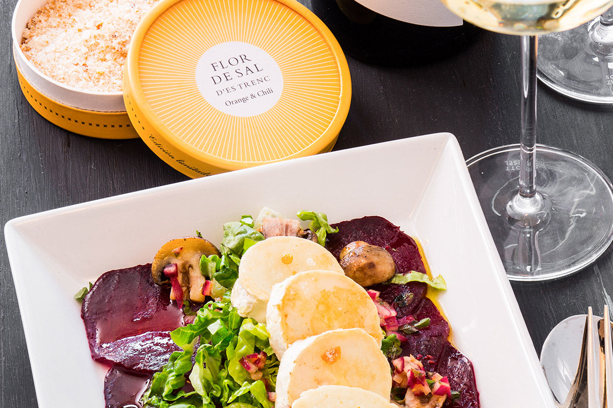 Rote Bete-Carpaccio mit warmem Ziegenkäse